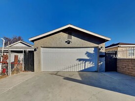 Building Photo - 7544 Lindale Dr