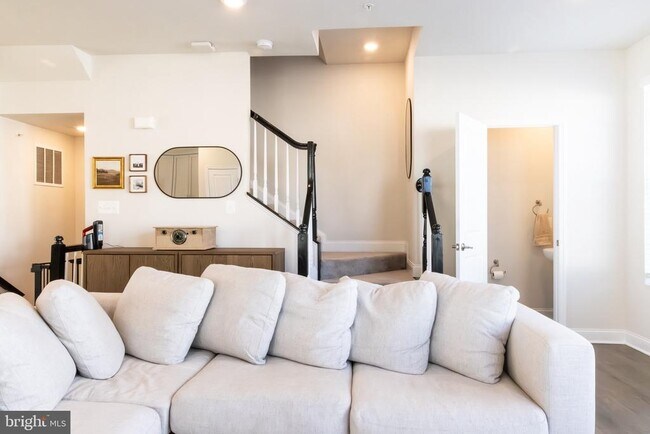 Building Photo - 1441 Onnesta Ct