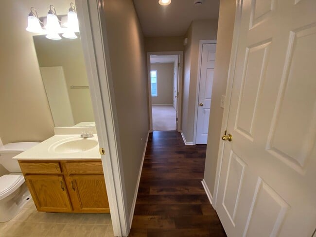 Building Photo - 3BR/2BA with neighborhood pool included!