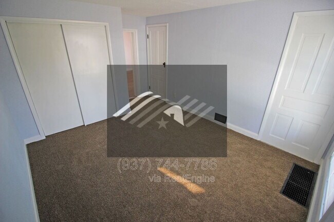 Building Photo - 78 Notre Dame Ave