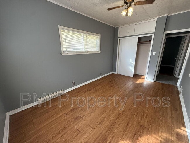 Building Photo - 1114 W Keefe Ave