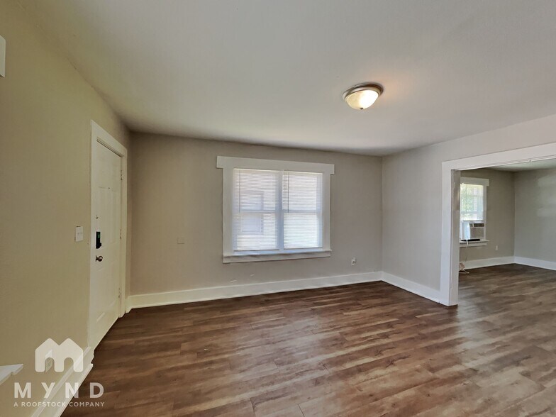 Building Photo - 2208 Avenue U B Ave