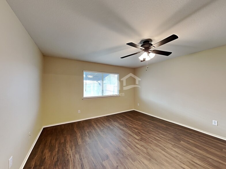 Building Photo - 1617 Kelly Ln