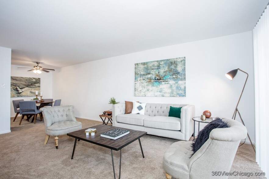 One Bedroom Livingroom - Glen Oaks Commons