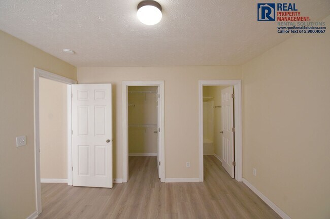 Building Photo - Wonderful 3 bedroom 3 bath home with HUGE bonus room! Washer/dryer included and attached garage!