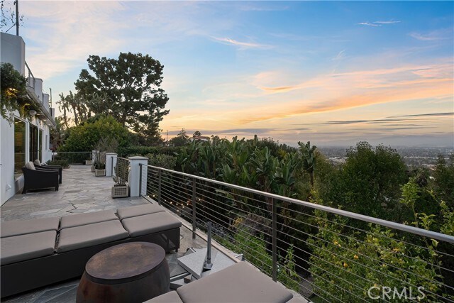 Building Photo - 3642 Alta Mesa Dr