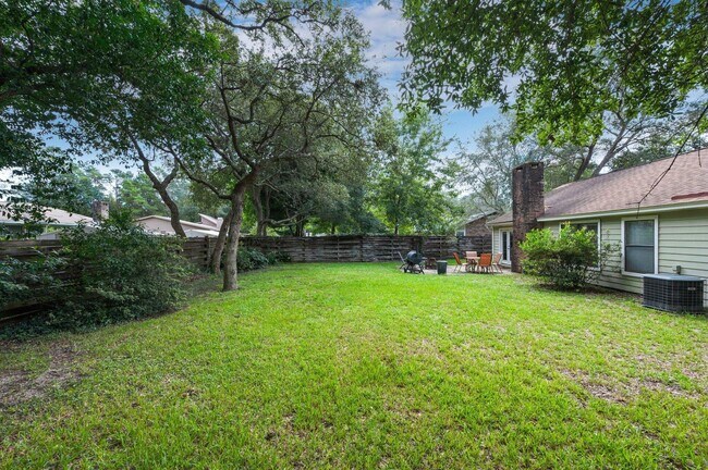 Building Photo - 615 St Martin Cove