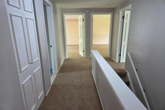 Building Photo - 515 Hobnail Cir