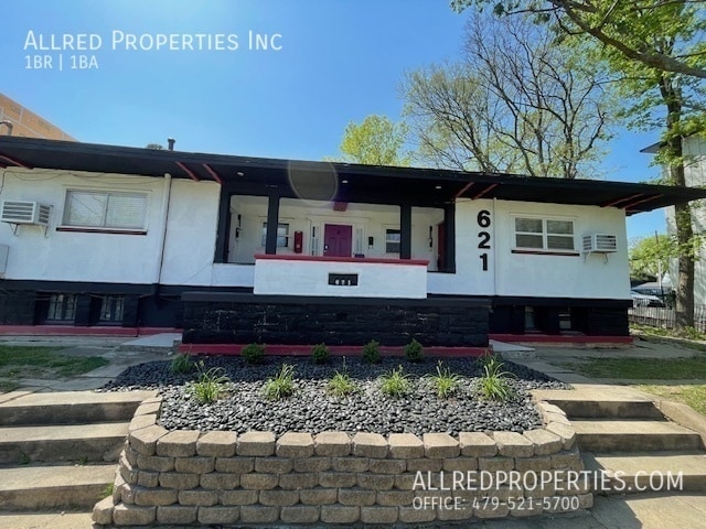 Building Photo - 621 N Leverett