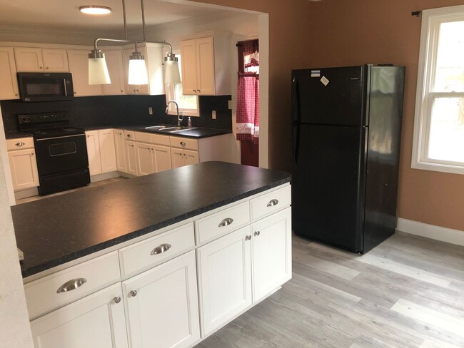 Building Photo - 2831 Pecan St