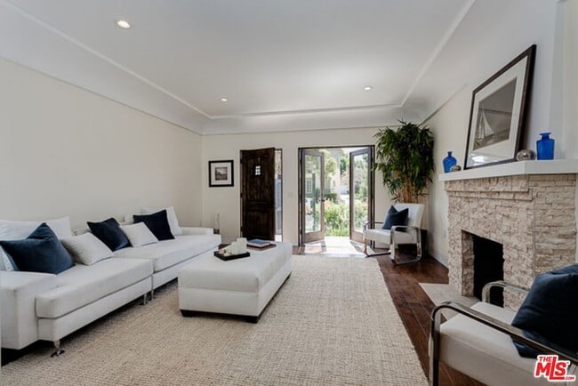 Building Photo - 831 S Curson Ave