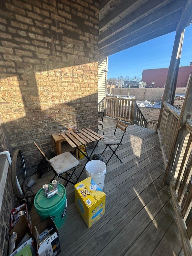 Building Photo - 1931 W Larchmont Ave