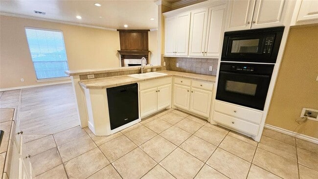 Building Photo - 17205 Cedar Dr