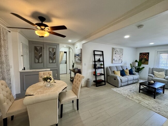 Building Photo - 5055 Collwood Blvd