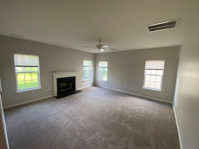 Building Photo - Pristine home located in Linda Vista!