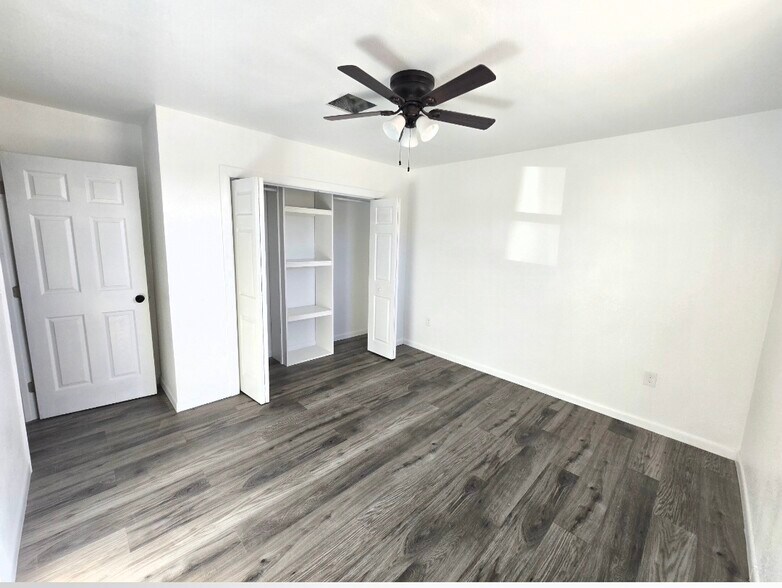 Building Photo - 15120 Perlite Dr