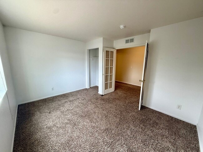 Building Photo - 3 bedroom, 2 Bath Ranch Home with 2 Car Attached Garage (WEEKLY MOWING INCLUDED) in South Fort Co...