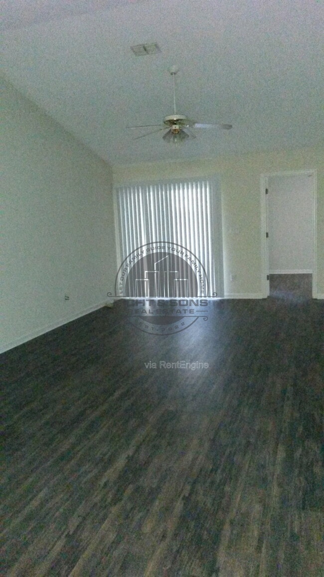 Building Photo - 2400 Barcelona Ct