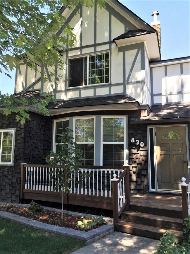 Building Photo - Adorable 1 bed 1 bath North End Apartment off 9th & Ada