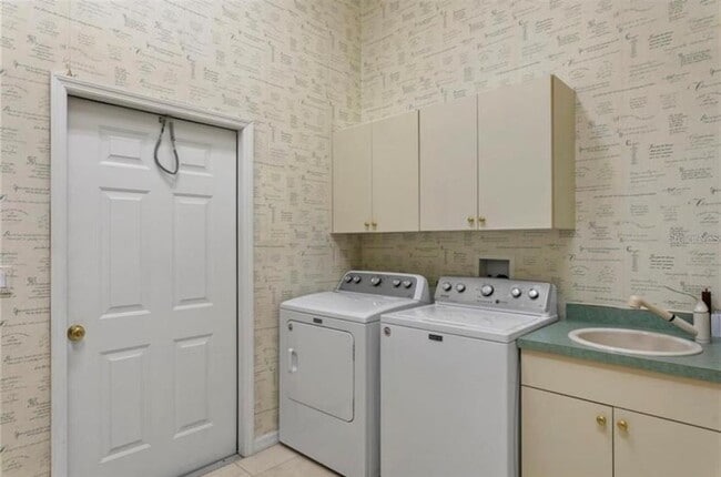 Building Photo - 2270 N Highland Ave