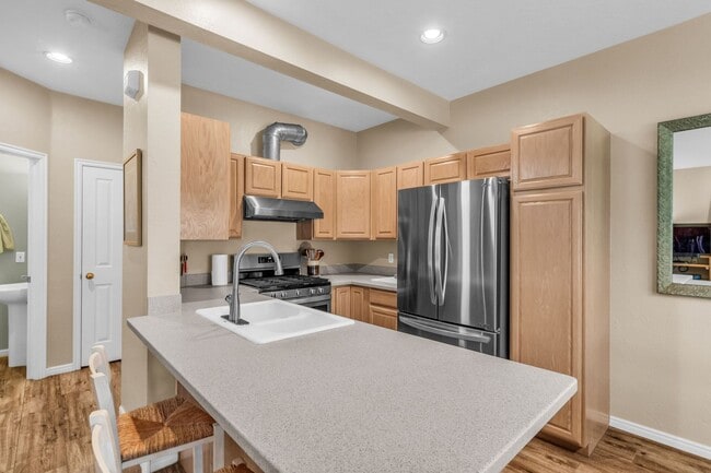 Building Photo - Cottage Loop Townhome