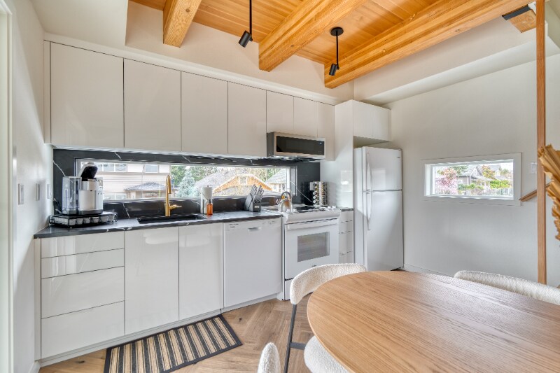 Building Photo - 5022-5022 NE 26th Ave