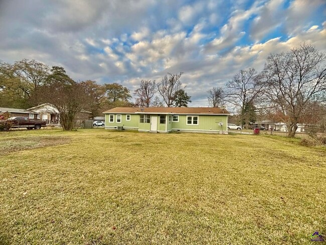 Building Photo - 2800 S Estates Rd