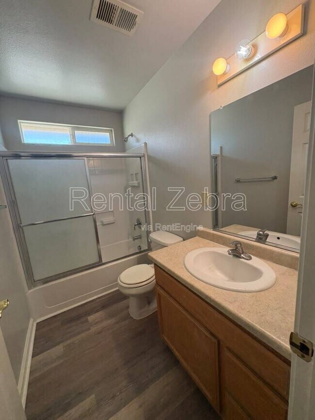 Building Photo - 2951 Willowbrook Dr