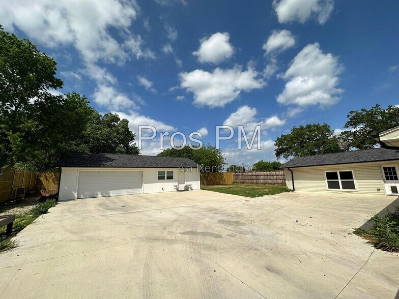 Building Photo - 106 Joyce Dr