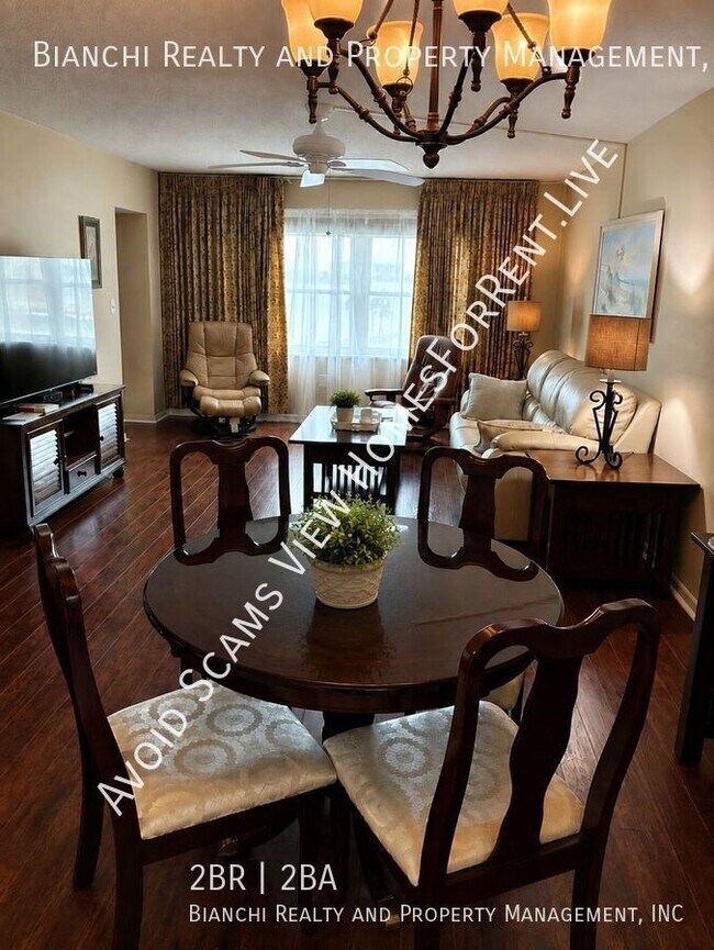 Building Photo - 4575 Cove Cir