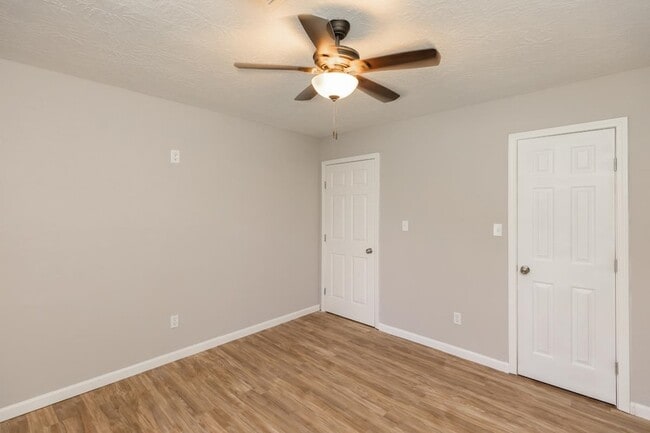 Building Photo - 311 Pinemont Dr