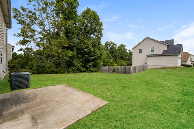 Building Photo - 5549 Village Ridge