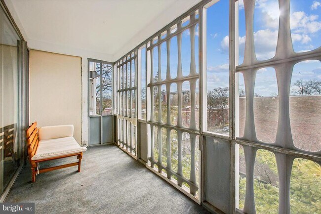 Building Photo - 1311 Delaware Ave SW