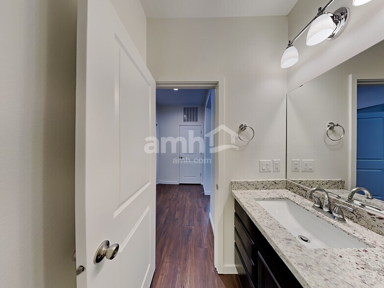 Building Photo - 19232 18th Ave Ct E