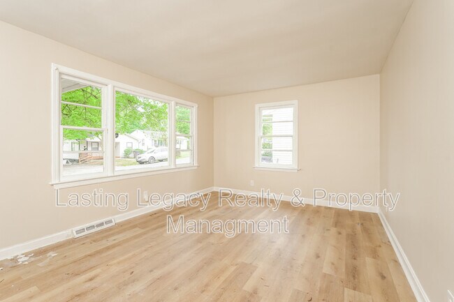 Building Photo - 817 Elon St