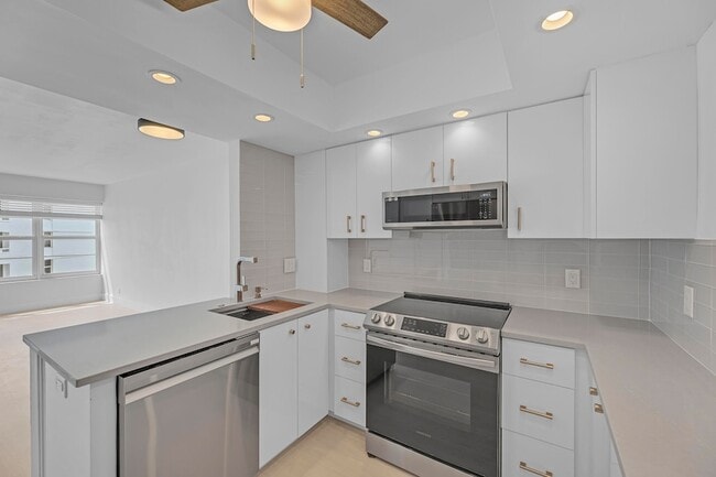 Building Photo - 3700 Galt Ocean Dr