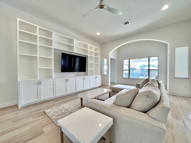 Building Photo - Welcome to Caliterra – Hill Country Luxury...