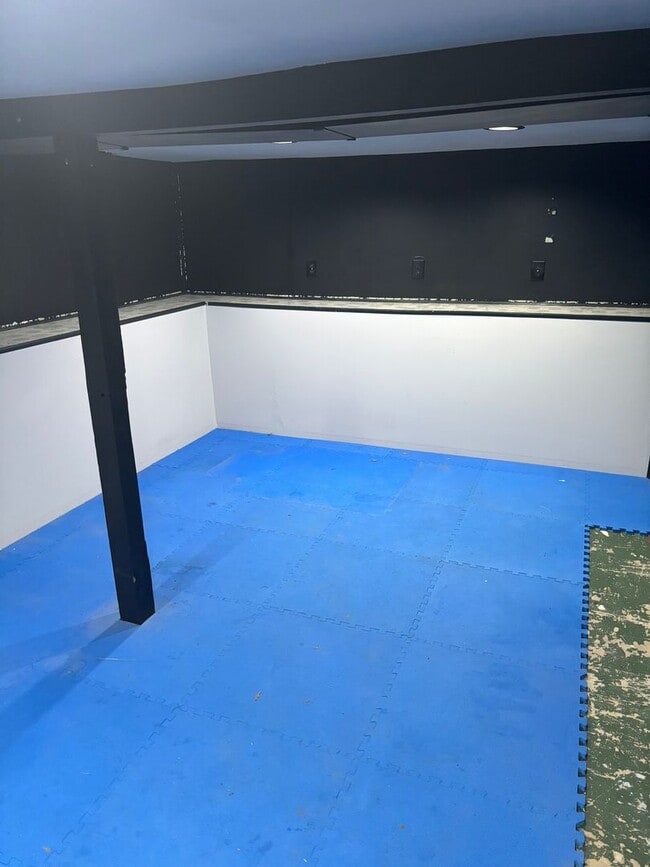 Building Photo - HOUSE ON 16TH STREET (P#136)