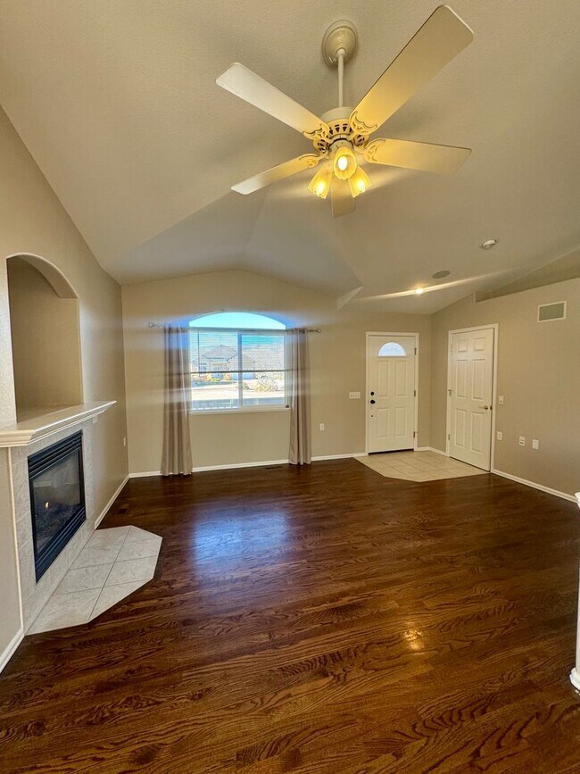 Building Photo - Beautiful home in Pulpit Rock with Stunning Mountain Views