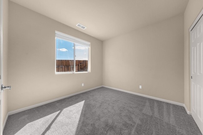 Building Photo - Golden Valley One Story - No pets permitted
