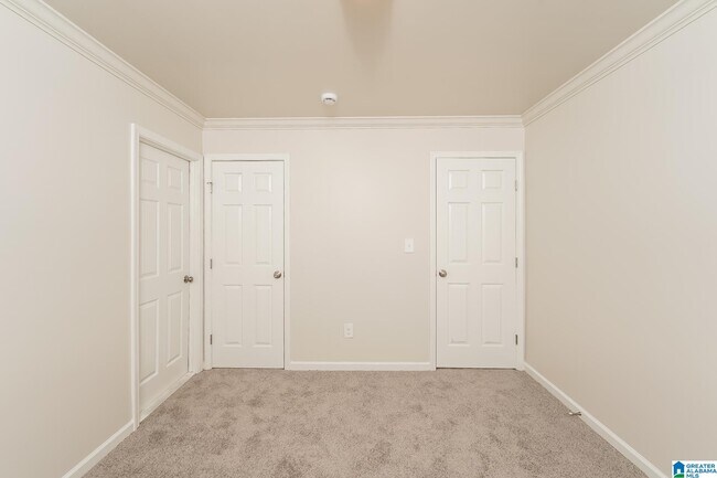 Building Photo - 291 Springdale Dr