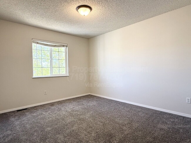 Building Photo - 6510 Oakwood Blvd