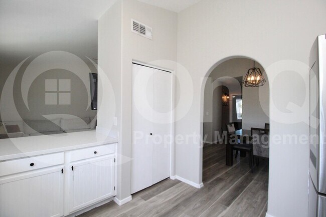 Building Photo - 6335 E Brown Rd