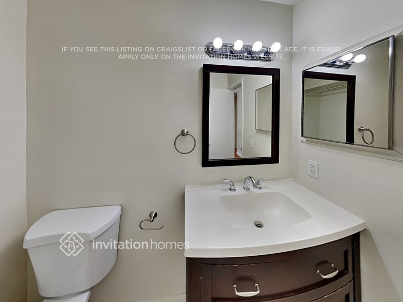 Building Photo - 10428 Rosemount Dr