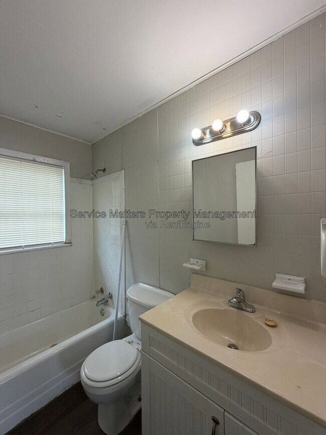 Building Photo - 3213 N Guillemard St