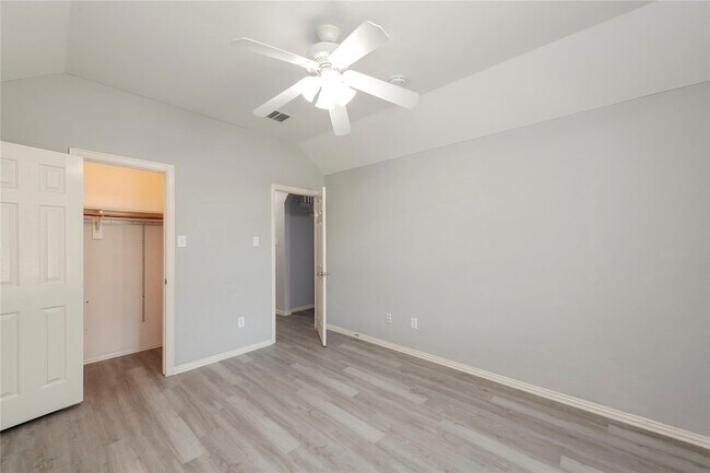 Building Photo - 12422 Daimler Dr