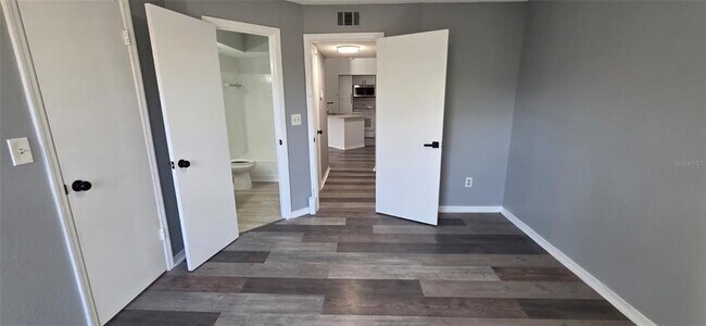 Building Photo - 4536 Commander Dr