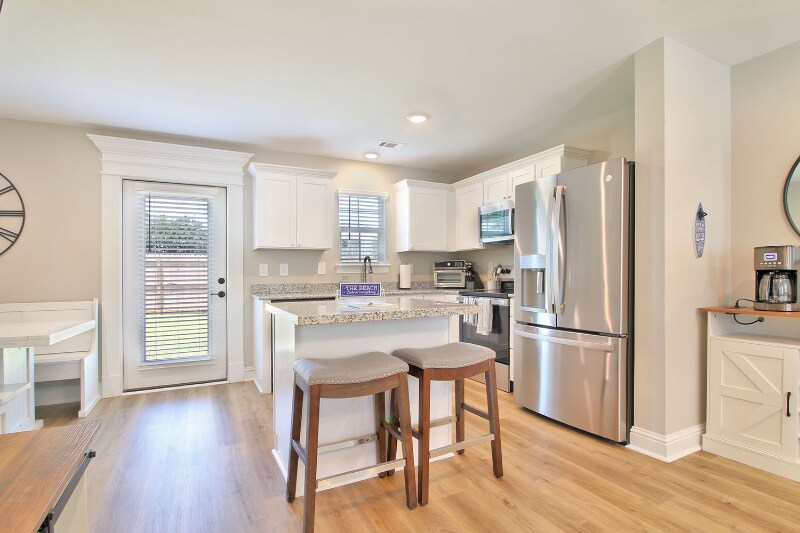 Building Photo - 101 Coral Breeze Drive