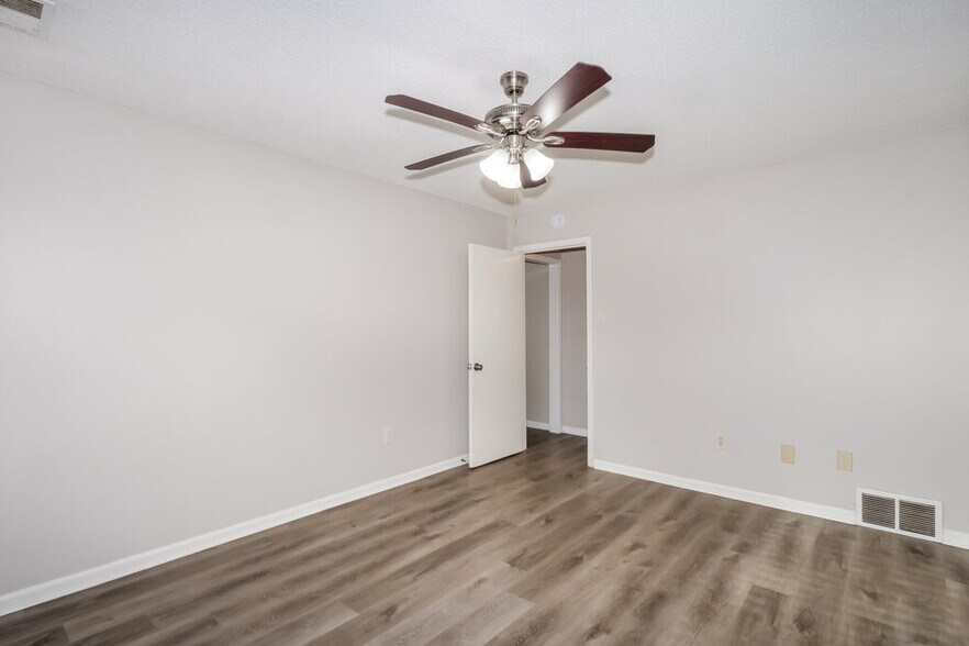 Building Photo - 2106 Charles Bryan Rd