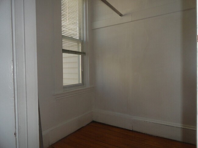 Building Photo - 455 Main St